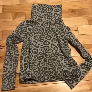 XS Vibe cowl neck sweatshirt